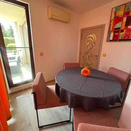 арт апартмент 2 Apartman Szarafovo